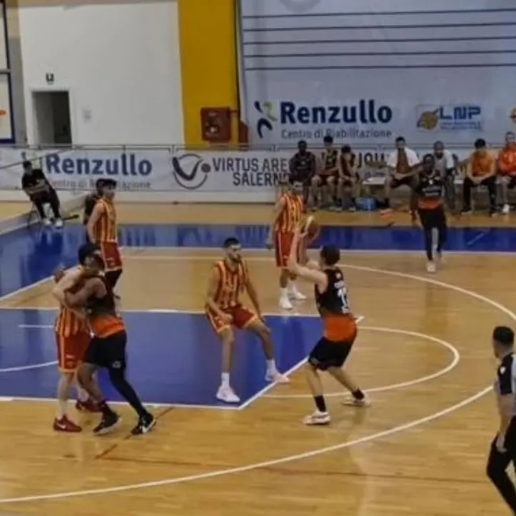 Basket: Viola sull’ottovolante, il Catanzaro domina nel derby contro Rende\n