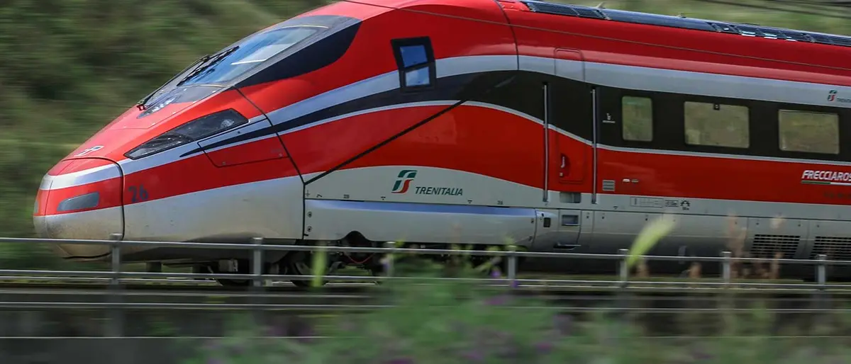 Treno parte con 50 minuti di anticipo: Pd e Iv annunciano interrogazioni, Salvini chiede «chiarimenti convincenti»