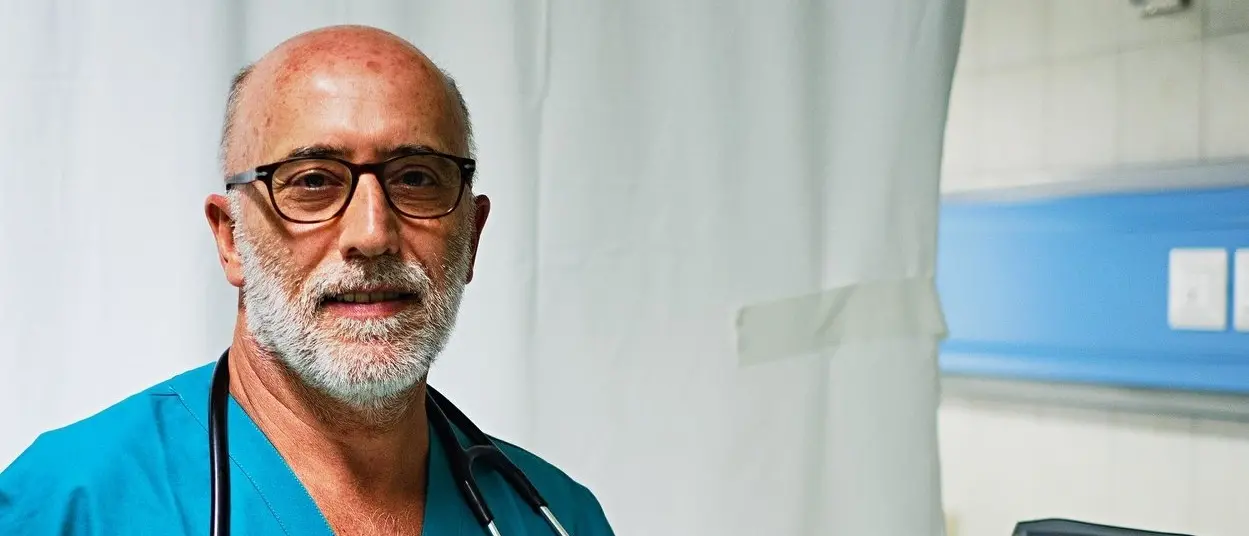 Aggredito a manganellate, parla il primario Lamezia: «Vessati tutti i giorni, non si lavora più serenamente»\n