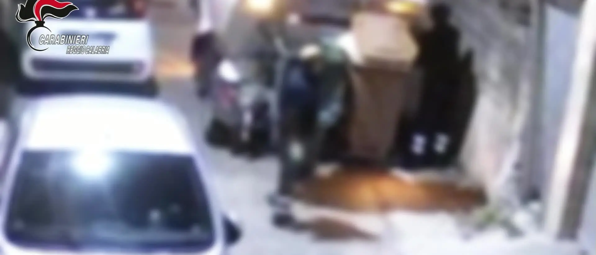 Scaricavano i rifiuti in un terreno privato, denunciati due operatori ecologici di Bagnara\n