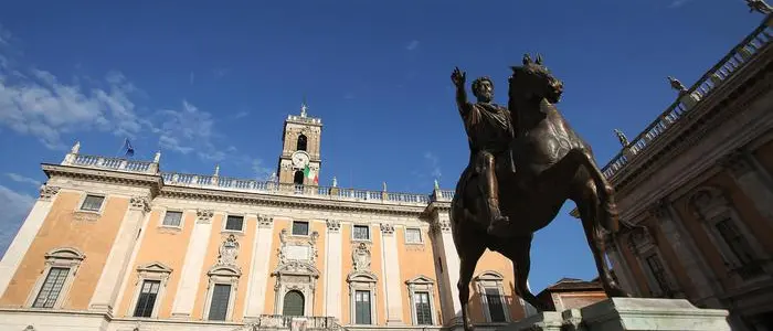 Appalti truccati,\u00A0perquisizioni in Campidoglio: indagini anche sui fondi per il Giubileo\n