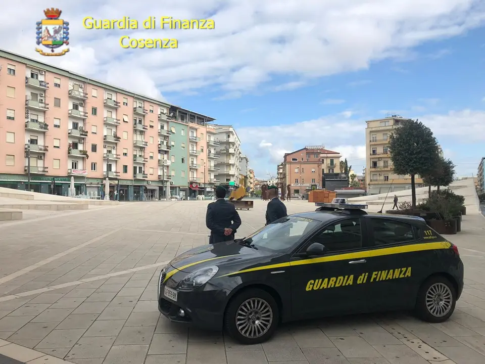 Via i sigilli da Piazza Bilotti a Cosenza, anche per i giudici l’area non è più pericolante\n