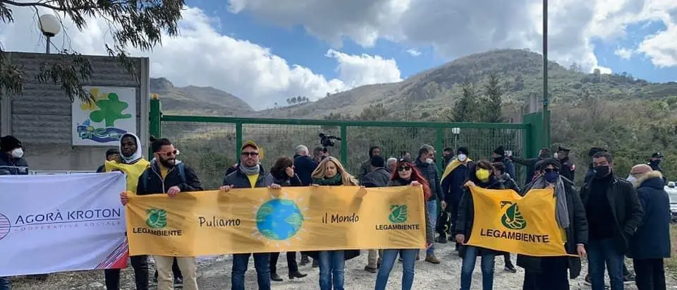 Sequestro discarica di Scala Coeli, Legambiente:\u00A0«Un punto di svolta, ma resta il danno arrecato al territorio»\n