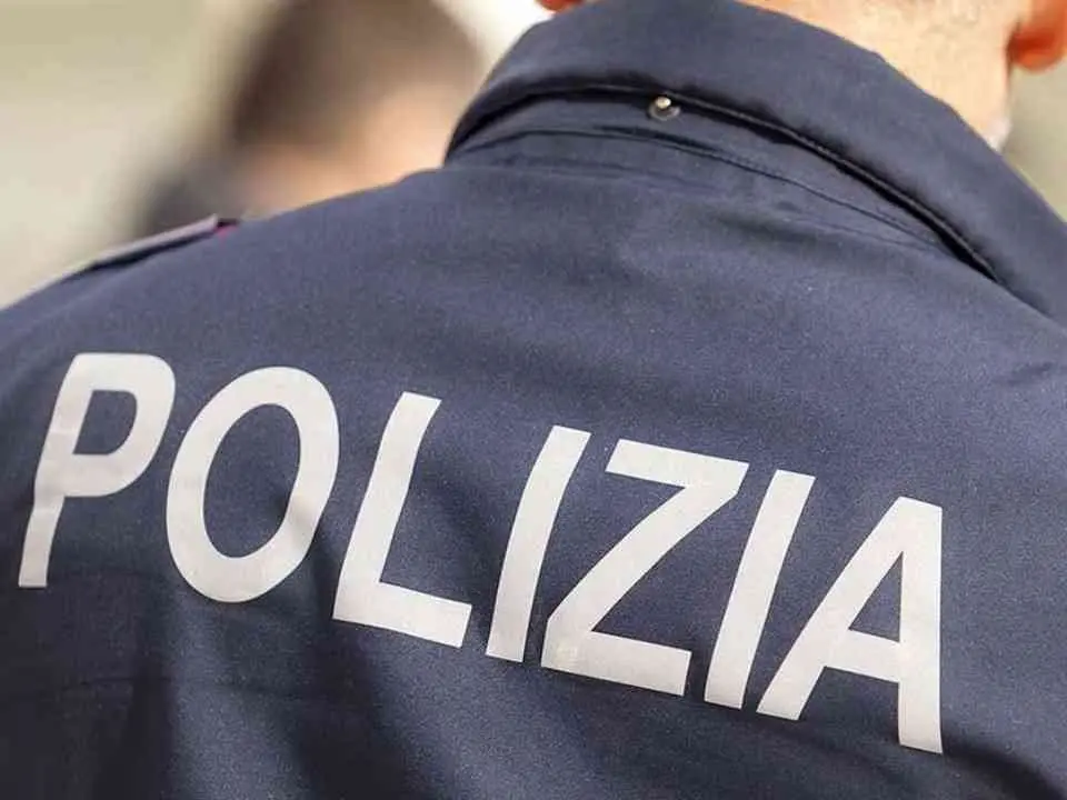 Lamezia, cena senza pagare il conto e poi devasta il ristorante con una spranga di due metri: arrestato un 23enne