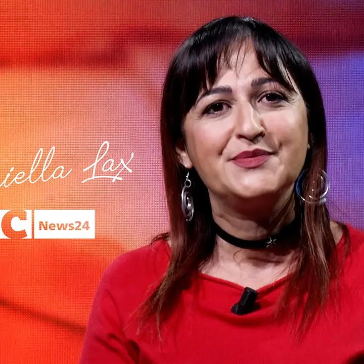 L’amore per la scrittura e la cronaca in tutte le sue sfumature, Gabriella Lax si racconta