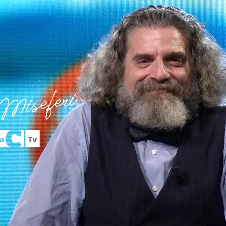 Con la battuta sempre pronta e un carretto per girare la Calabria con LaC: ecco Gigi Miseferi