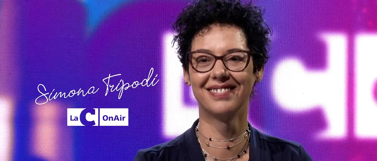 Da diciotto anni racconta la Calabria attraverso la radio, ecco la giornalista e speaker Simona Tripodi