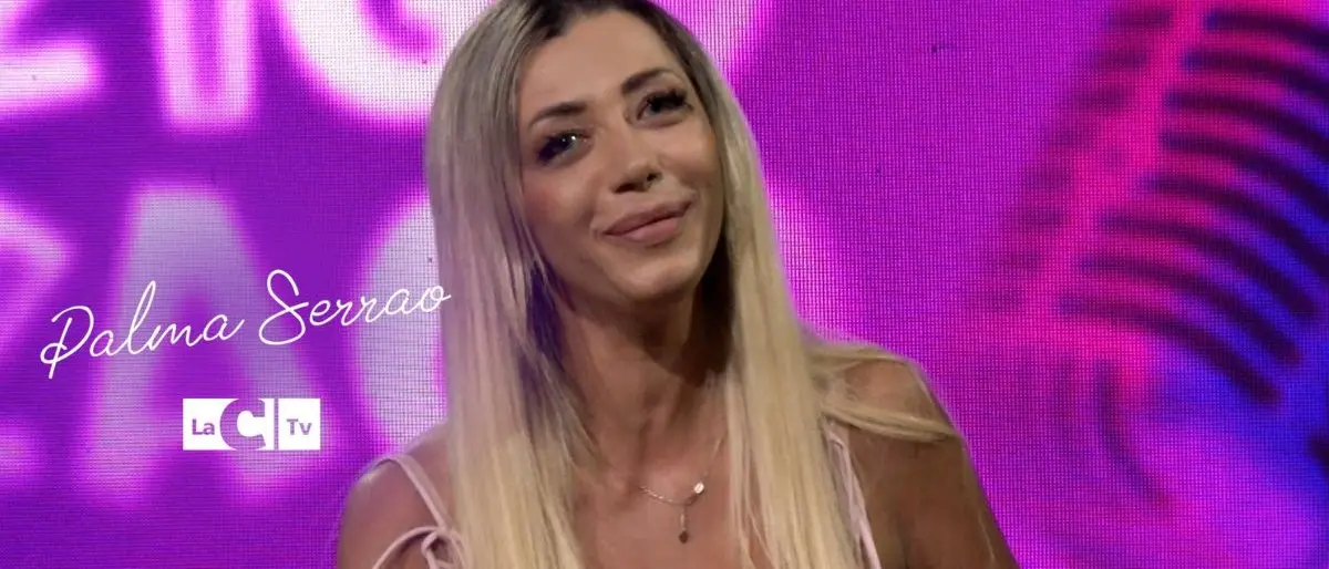 Palma Serrao, la prof che sognava da bambina di fare la giornalista. Oggi è una conduttrice di LaC Tv