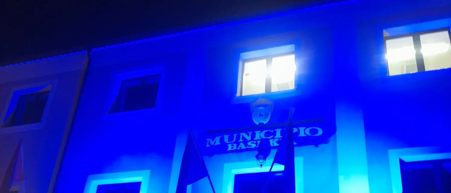 Giornata mondiale del diabete, il palazzo comunale di Civita si tinge di blu\n