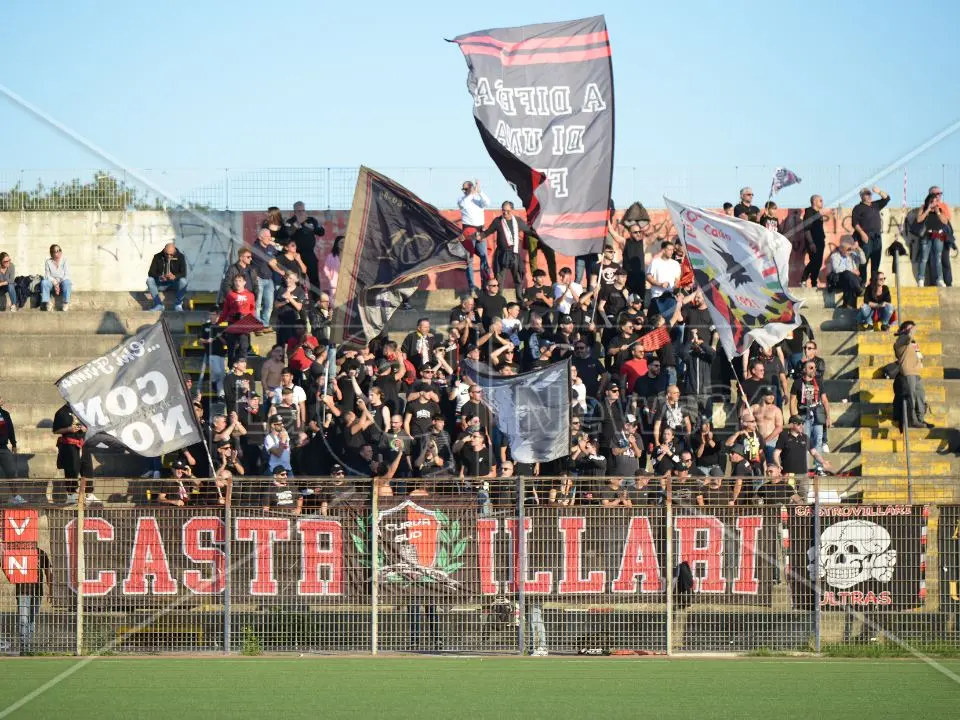 Castrovillari Calcio, dopo il botta e risposta a colpi di comunicati tra giocatori e società, ora i tifosi chiedono rassicurazioni sul futuro