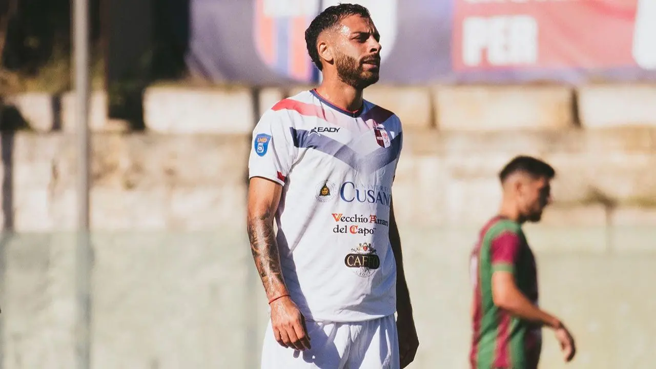 Serie D, verso Vibonese-Reggina, parla il centrocampista Giunta: «Affronteremo gli amaranto con la nostra identità»