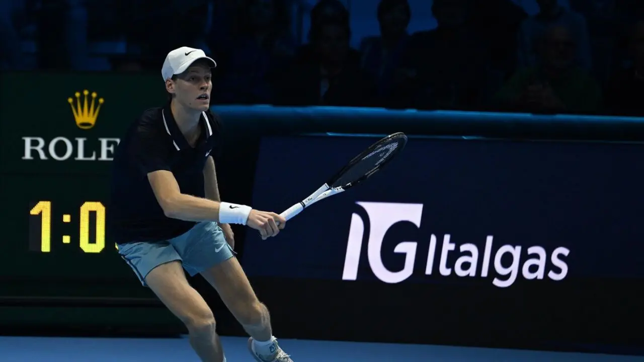 Tennis, un Sinner perfetto strapazza Medvedev e vola in\u00A0semifinale agli Atp Finals