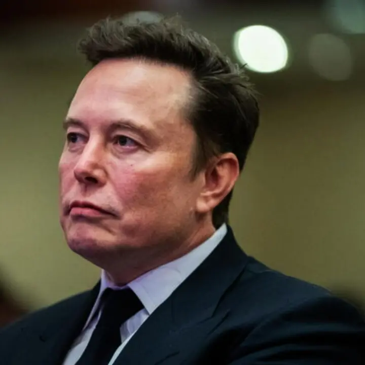 X segna il punto (di non ritorno): fuga di celebrità, media e istituzioni da Musk e dal suo social tossico\n