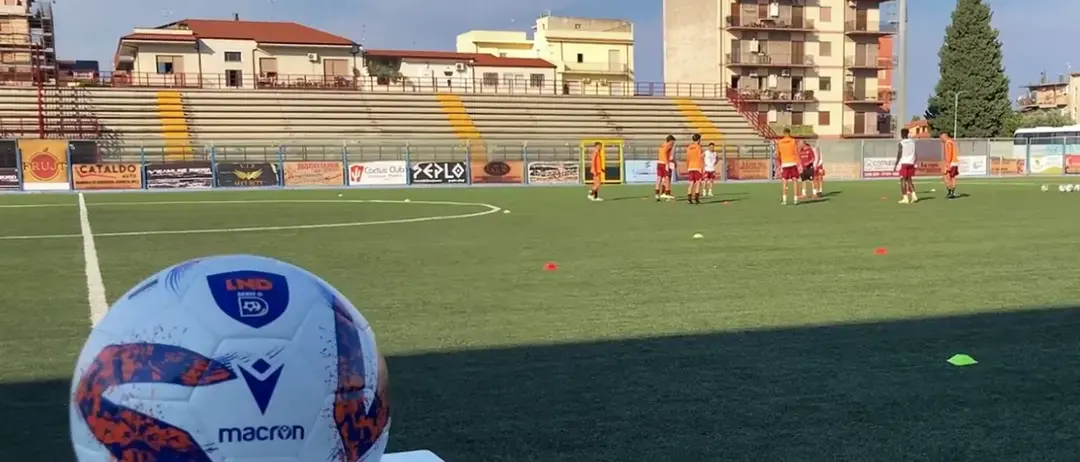 Serie D, il piatto forte del dodicesimo turno è Vibonese-Reggina. Il Locri vuole fare lo sgambetto alla Scafatese, Sambiase in casa contro il Sant’Agata\n