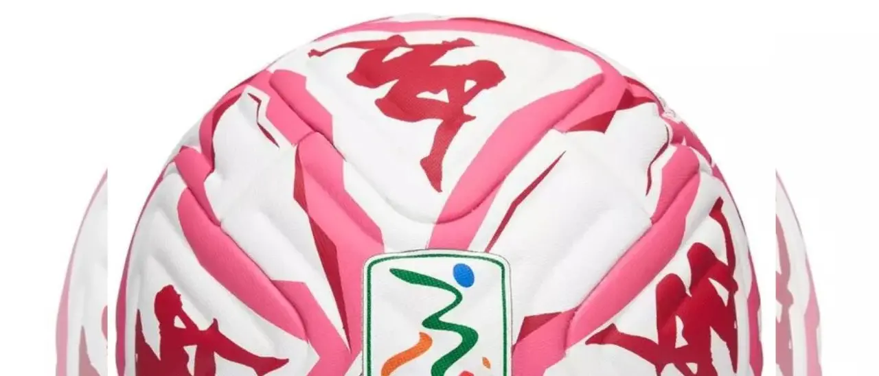 Serie B, svelato il pallone simbolo della lotta contro la violenza sulle donne\n