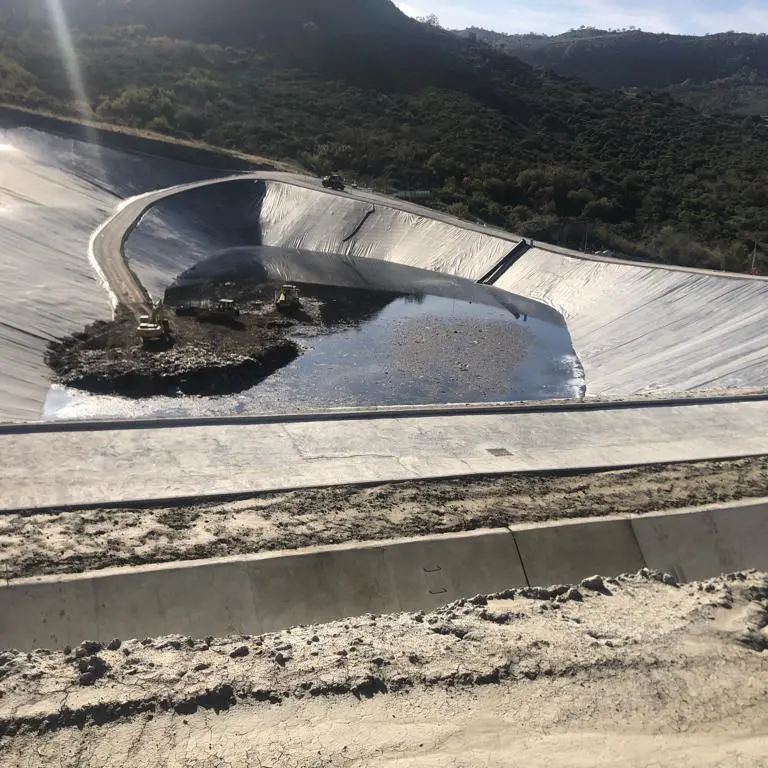 Discarica di Scala Coeli, il gip: «Nessuna rottura accidentale ma\u00A0irregolarità poste in essere per avviare l’impianto in tempi brevi»\n