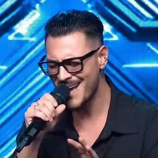 Due talenti calabresi\u00A0tra i concorrenti di X Factor Albania: «Porteremo alto il nome della nostra regione»\n