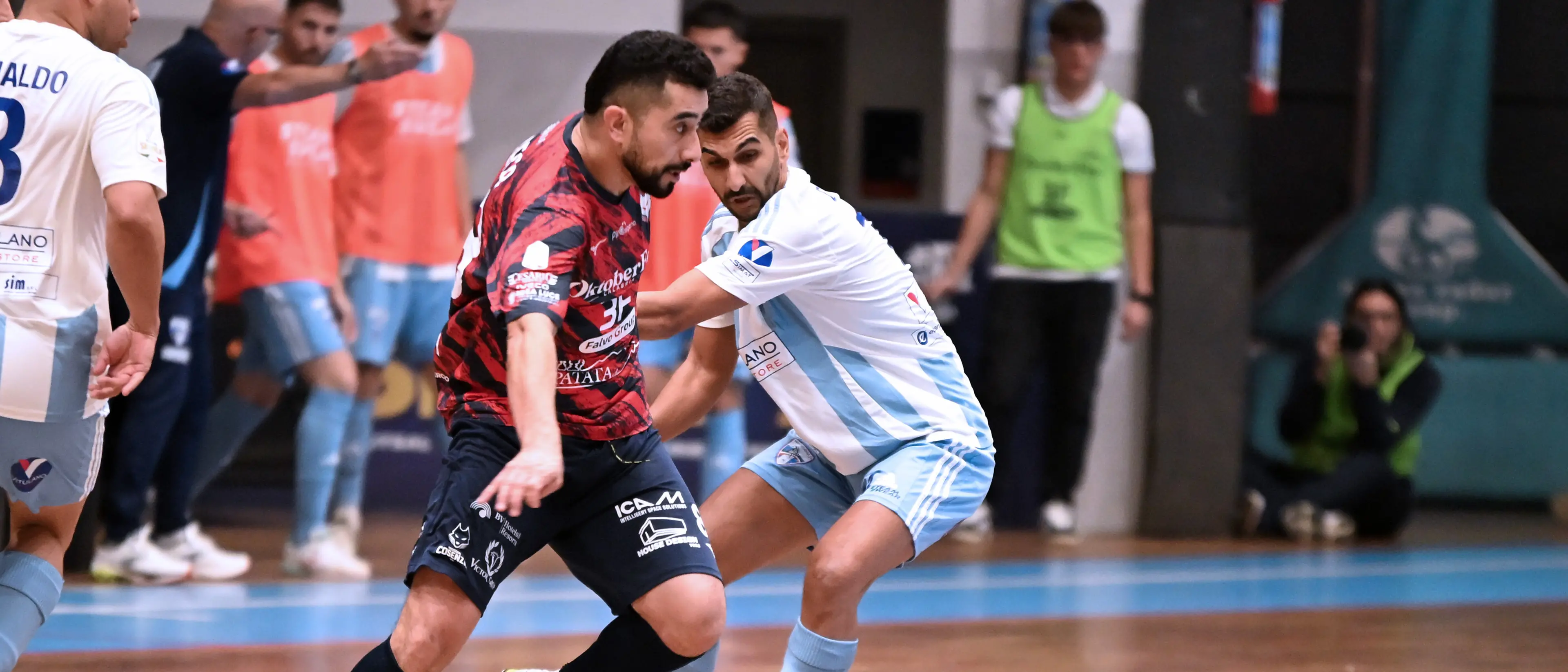 Serie A di Calcio a 5: la Pirossigeno Cosenza sconfitta in rimonta dal Manfredonia: i lupi perdono 5-4\n