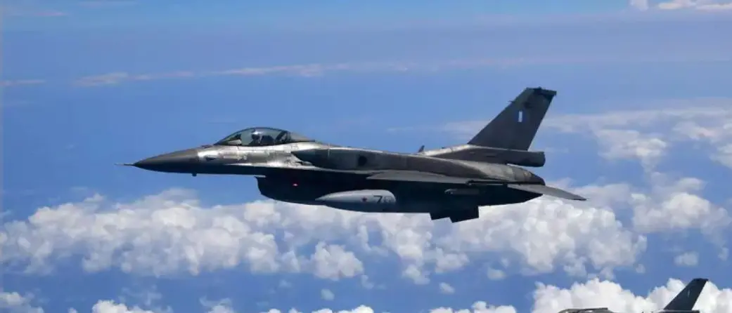 Massicci raid russi sull'Ucraina, la Polonia fa decollare i jet da combattimento\n