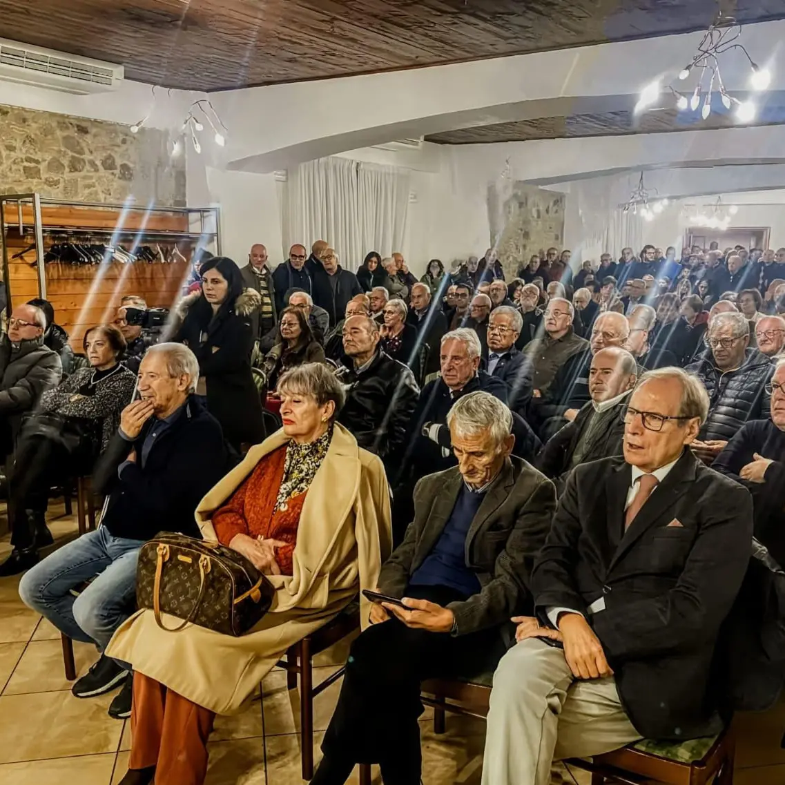 San Giovanni in Fiore, assemblea cittadina del “Comitato 18 gennaio”: «Comune ridotto a centro di potere familistico»\n