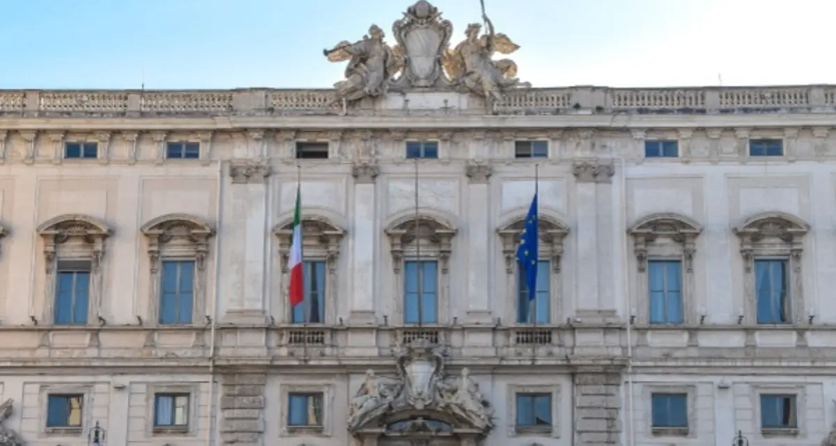 Autonomia differenziata possibile solo se favorisce unità e solidarietà nazionale: il contrappasso della Corte costituzionale\n