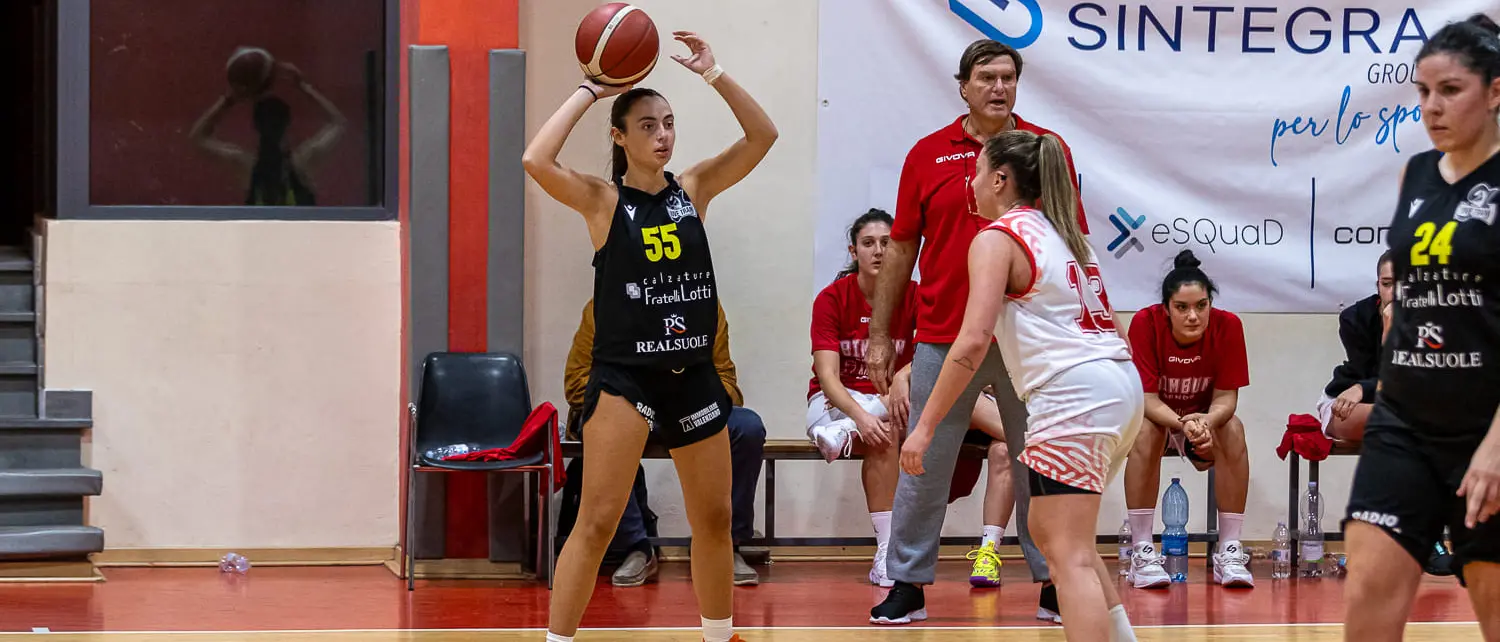 Bim Bun Rende ufficializza il cambio in panchina: De Marco promosso primo allenatore della squadra femminile