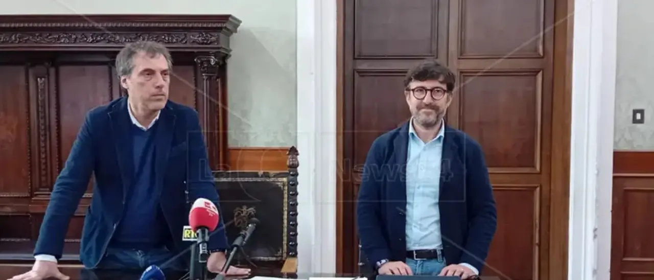 Riparata la condotta idrica a Catanzaro ma l’acqua tornerà domani. Fiorita contro Sorical: «Ostaggi\u00A0di una rete\u00A0fatiscente»\n