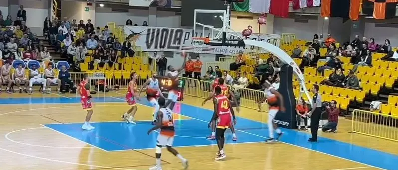 Basket, Viola Reggio inarrestabile: nove su nove. Torna alla vittoria Rende, ko Catanzaro\n