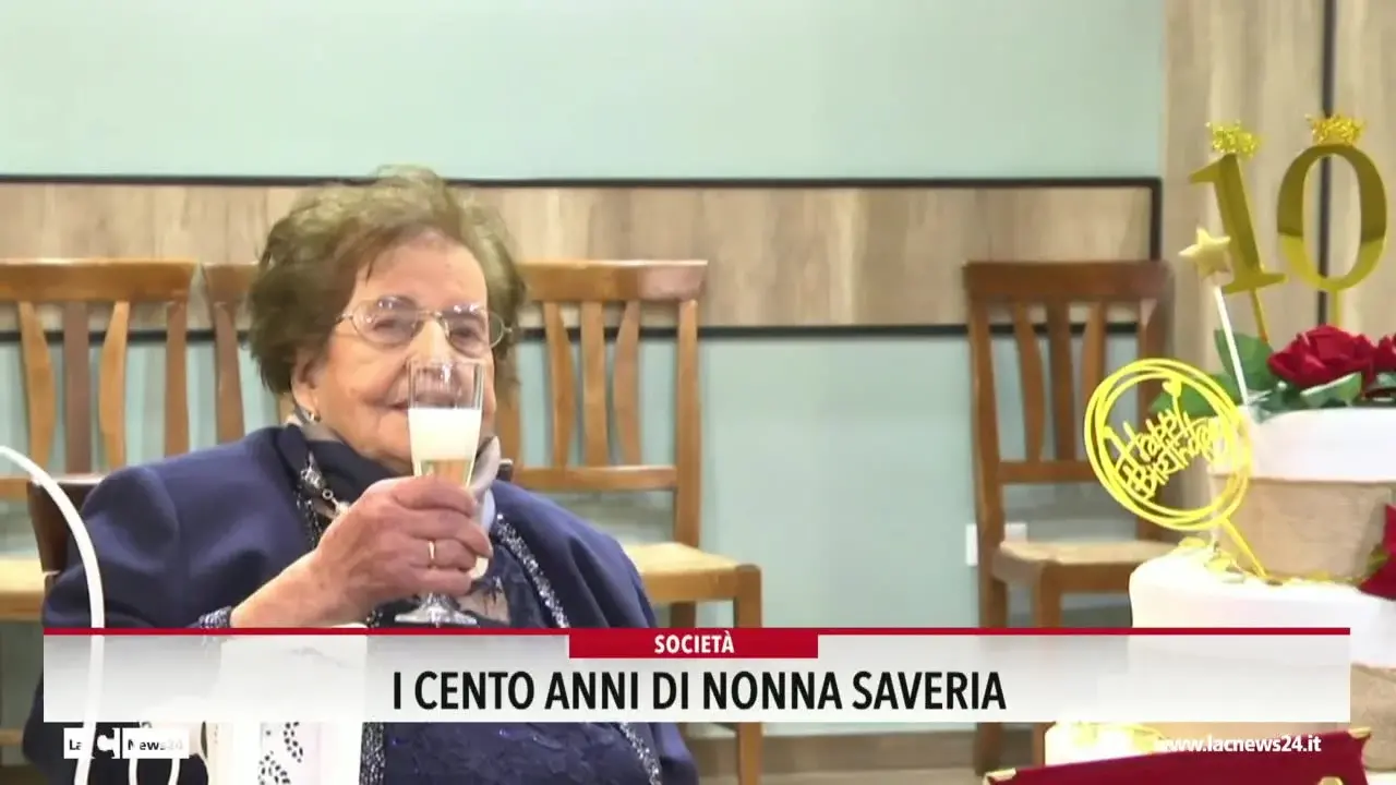 Grande festa per i cento anni di nonna Saveria