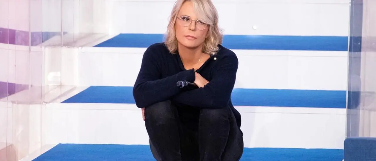 Pier Silvio Berlusconi celebra Maria De Filippi: l’omaggio del leader Mediaset alla mente creativa che guida il palinsesto