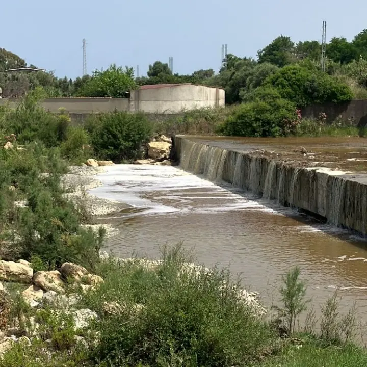 Discarica di Scala Coeli, «il percolato non aspirato ma mescolato al terreno e risistemato nel torrente»\n