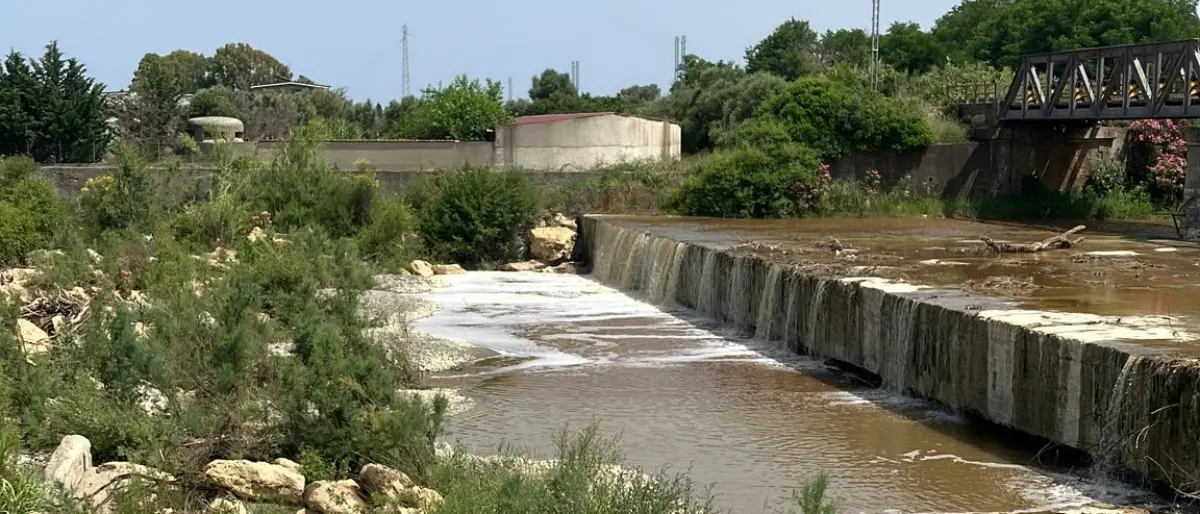 Discarica di Scala Coeli, «il percolato non aspirato ma mescolato al terreno e risistemato nel torrente»\n