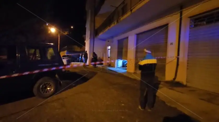 Omicidio a Verbicaro, uomo trovato morto in officina