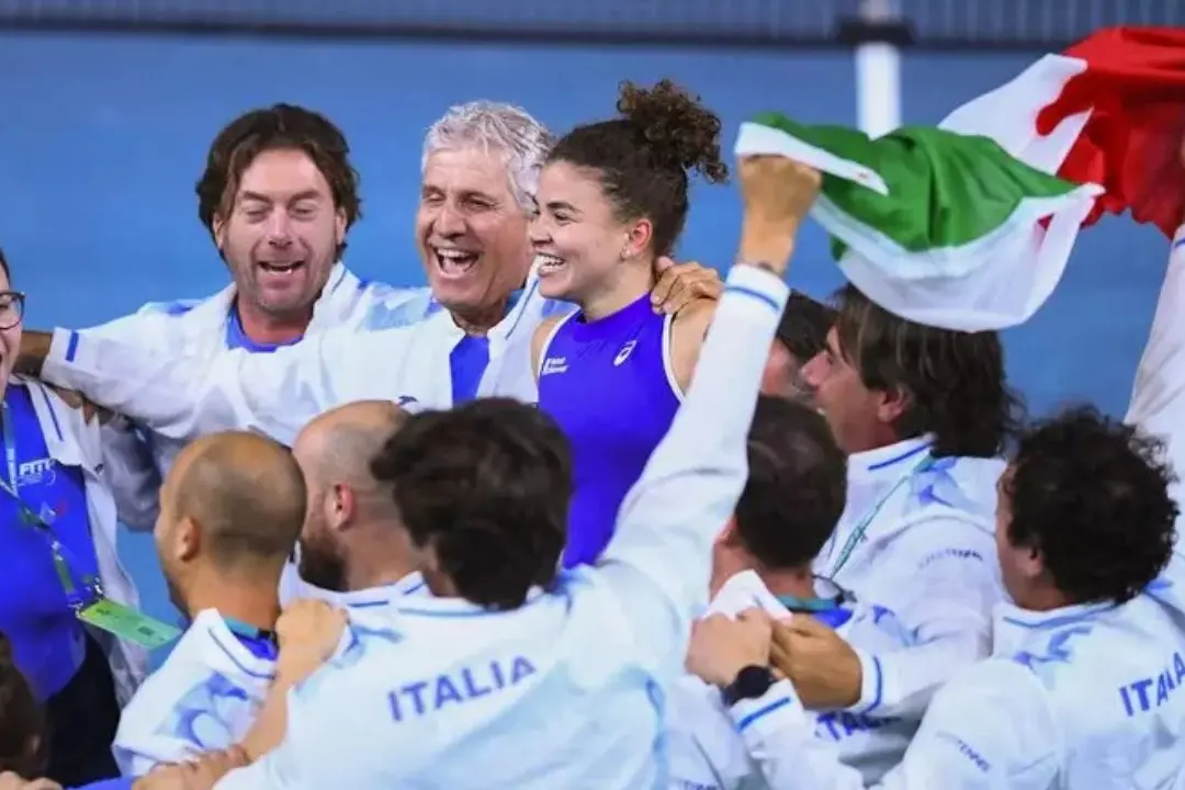 La festa delle ragazze azzurre a Malaga