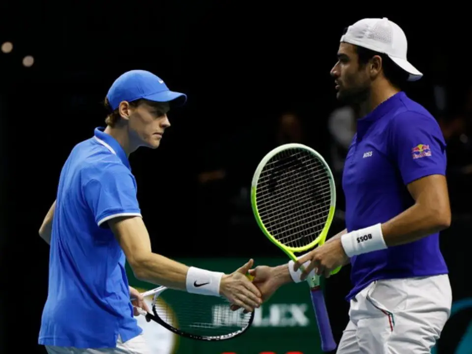 Coppa Davis, Sinner e Berrettini portano l’Italia in semifinale. Battuta l’Argentina 2-1