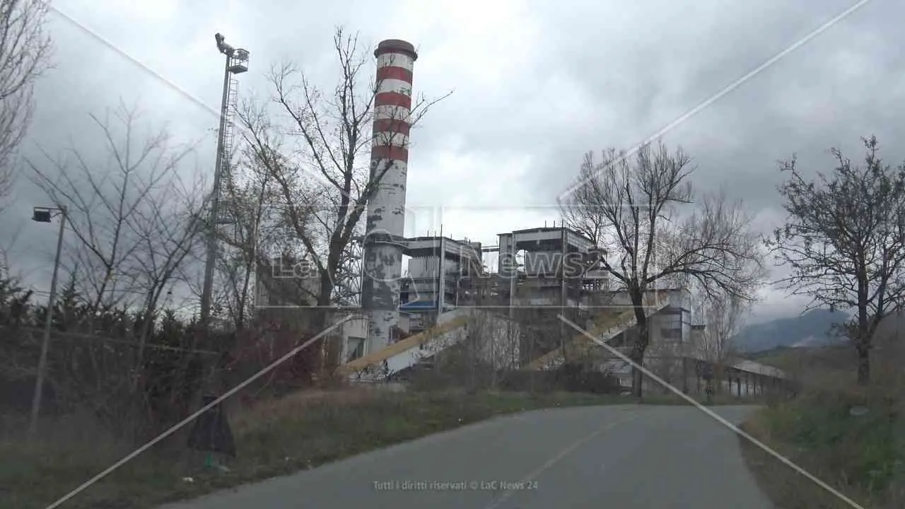 «Gli ambientalisti radical chic affossano la Centrale del Mercure e i lavoratori»: l’emendamento Laghi fa infuriare i sindacati\n