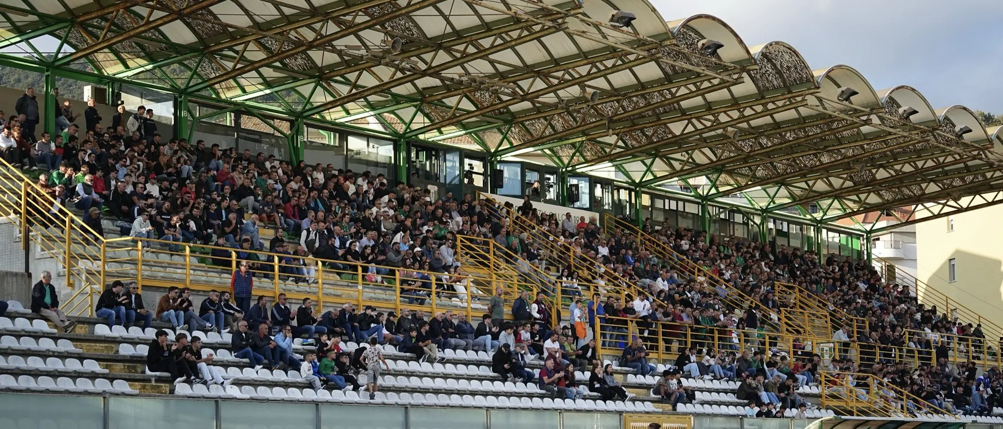 Eccellenza, faccia a faccia tra Vigor Lamezia e Reggioravagnese. Il Praia Tortora può approfittarne, ma c'è l'ostacolo Bocale\n