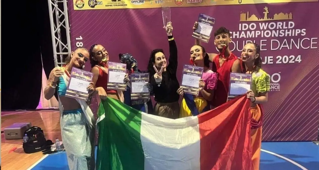 Danza, la scuola\u00A0Armada Nueva di Gioia Tauro trionfa ai\u00A0campionati\u00A0mondiali: «Orgogliosi di essere calabresi»