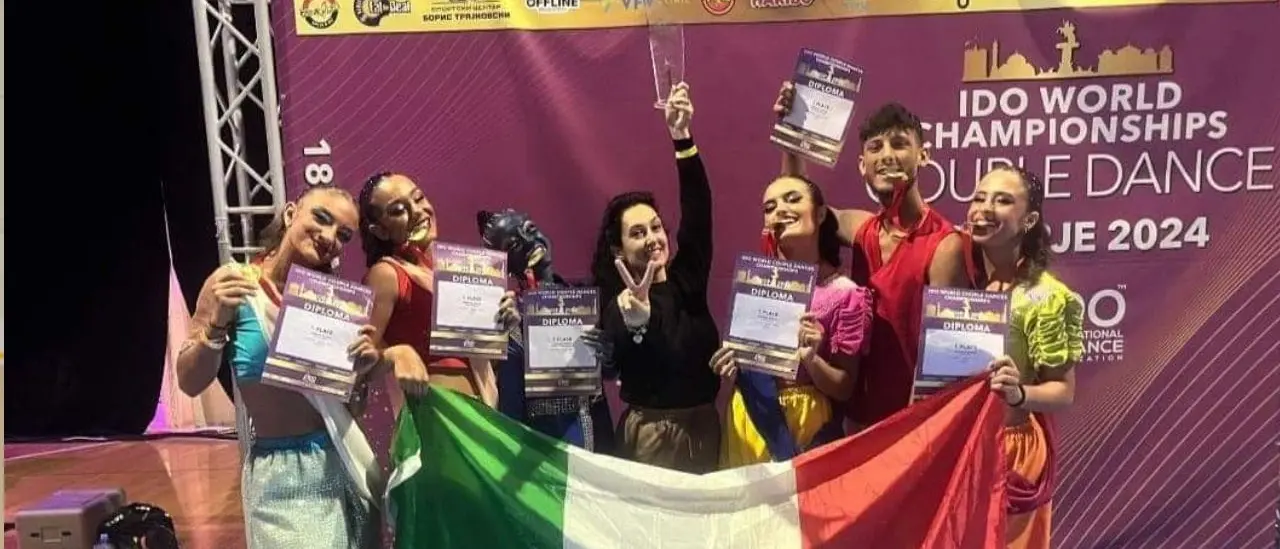 Danza, la scuola\u00A0Armada Nueva di Gioia Tauro trionfa ai\u00A0campionati\u00A0mondiali: «Orgogliosi di essere calabresi»