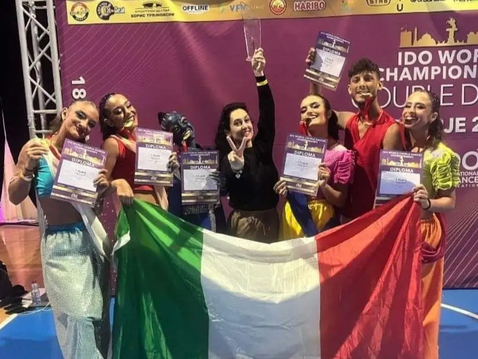 Danza, la scuola Armada Nueva di Gioia Tauro trionfa ai campionati mondiali: «Orgogliosi di essere calabresi»