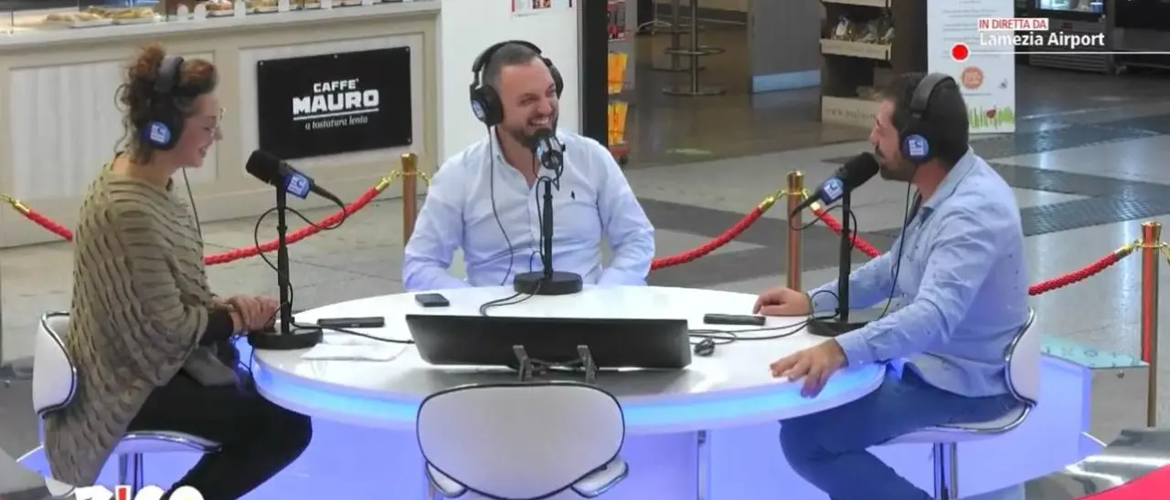 A Zigo Zago il batterista Francesco Montebello tra percussioni e collaborazioni, da Max Gazzè all’insegnamento: «La musica supera ogni barriera»