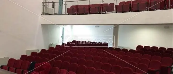 Locri, l’ascensore del teatro in una casa privata: una condanna e quattro assoluzioni\n