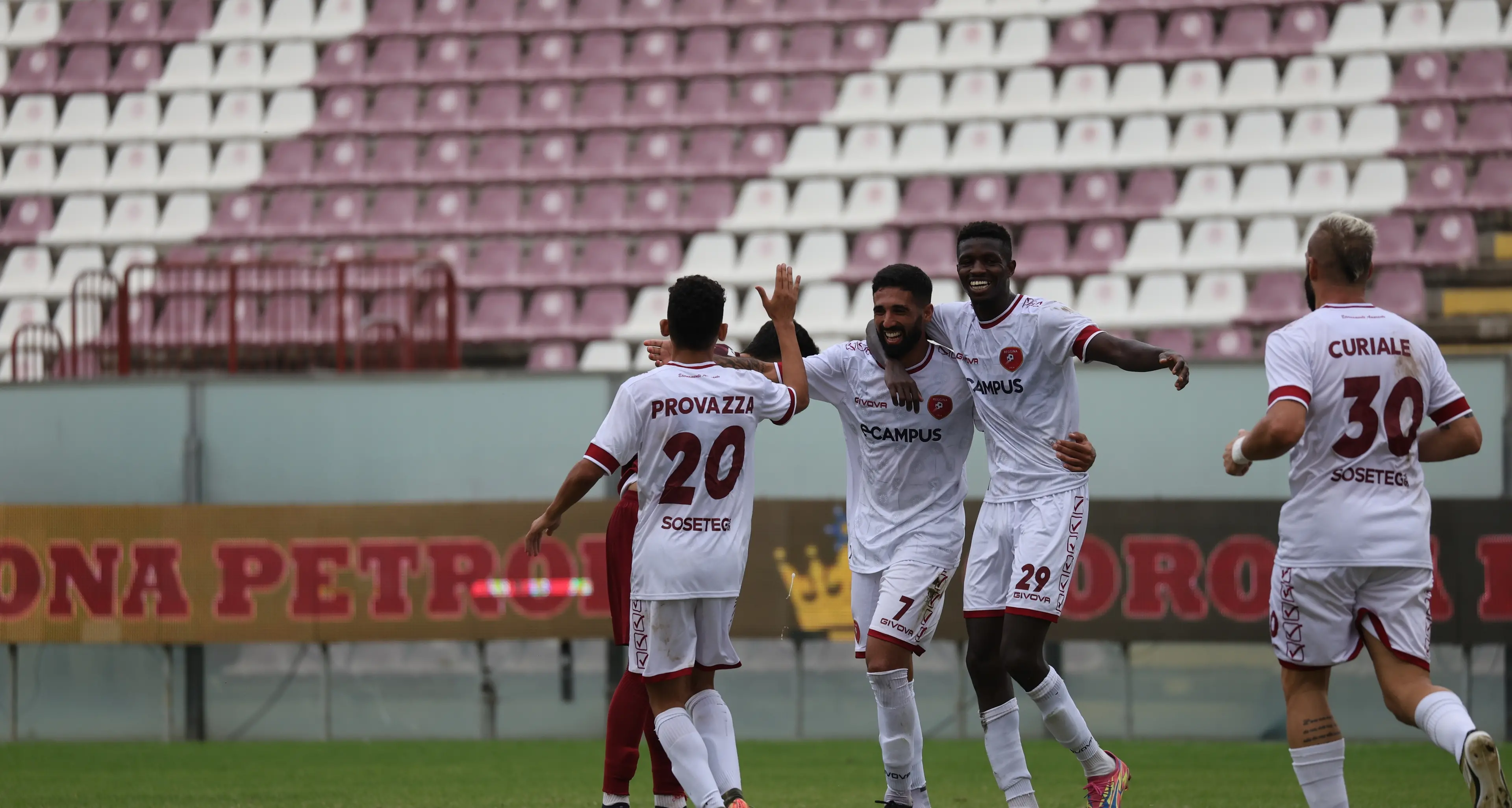 Reggina, le possibili scelte di Trocini in vista della sfida con Pompei: tante le defezioni per gli amaranto\n