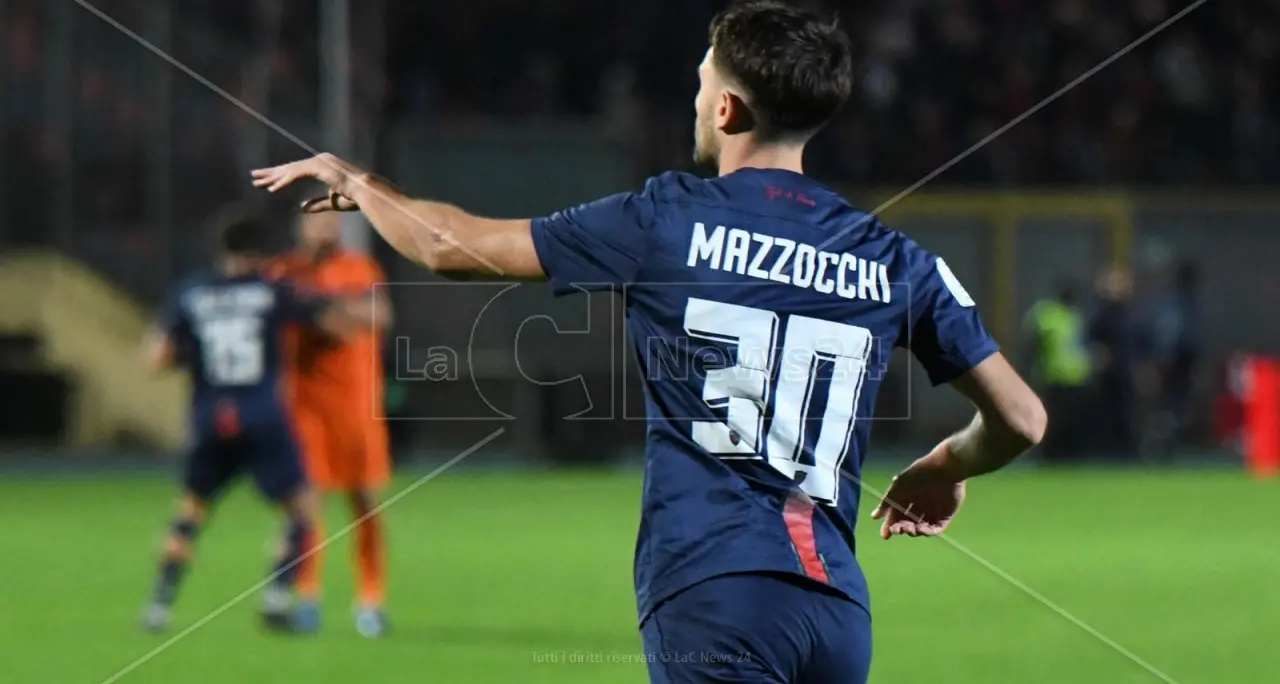 Cosenza-Modena, Lupi sfortunati nel primo tempo ma recuperano con Mazzocchi: al Marulla\u00A0finisce 1-1\n