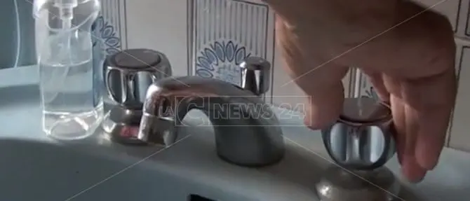 Vibo Valentia e altri 6 comuni della provincia senz’acqua per un guasto all’Alaco