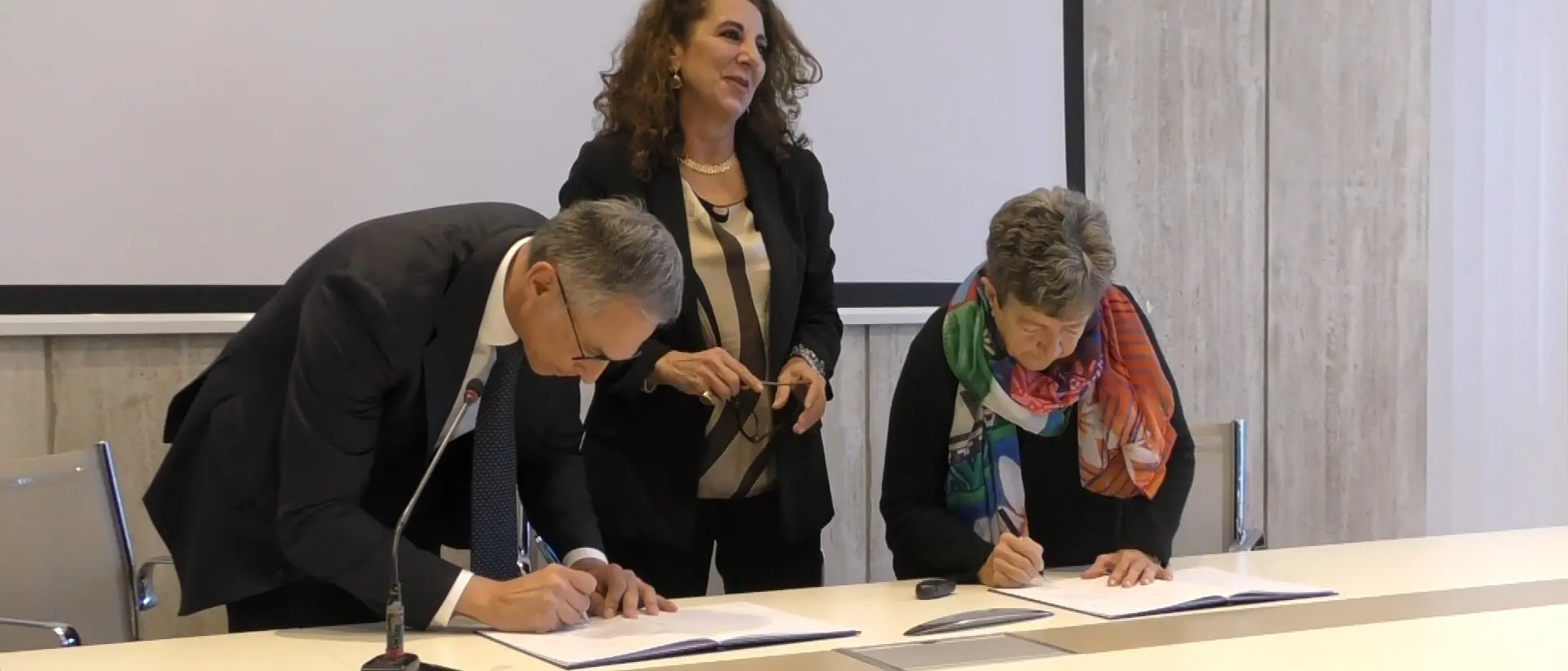 Violenza sulle\u00A0donne, a Catanzaro sottoscritto un protocollo per intervenire sugli uomini che maltrattano\n