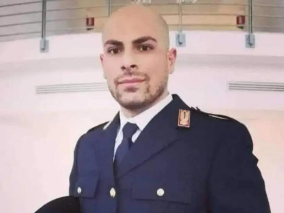 Ondata di solidarietà per la scomparsa del poliziotto Marco De Angelis. La Questura di Reggio: «Vuoto incolmabile»