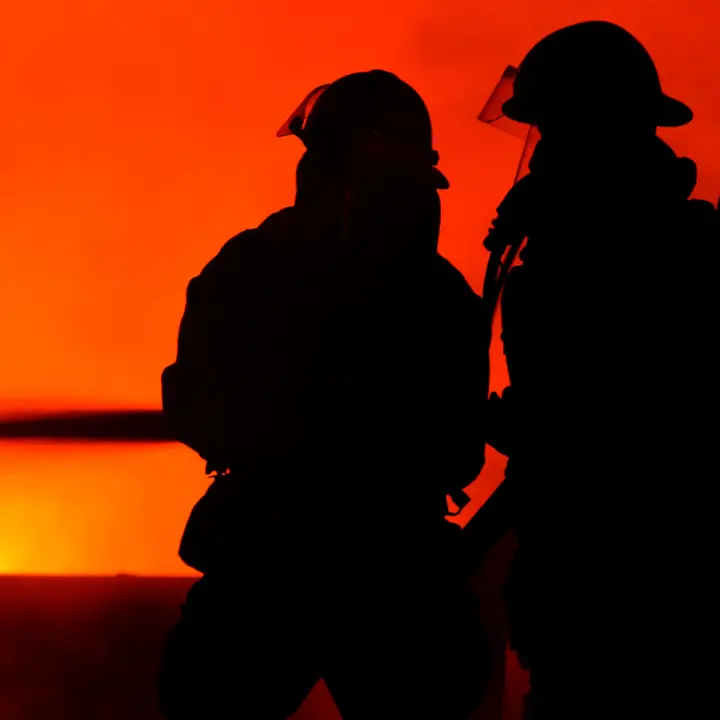 Incendio a Scalea, in fiamme stabilimento balneare nella notte: si propende per la matrice dolosa\n