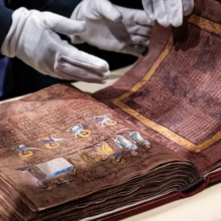 Un francobollo celebra il Codex Purpureus Rossanensis: tributo ai 10 anni dal riconoscimento Unesco\n