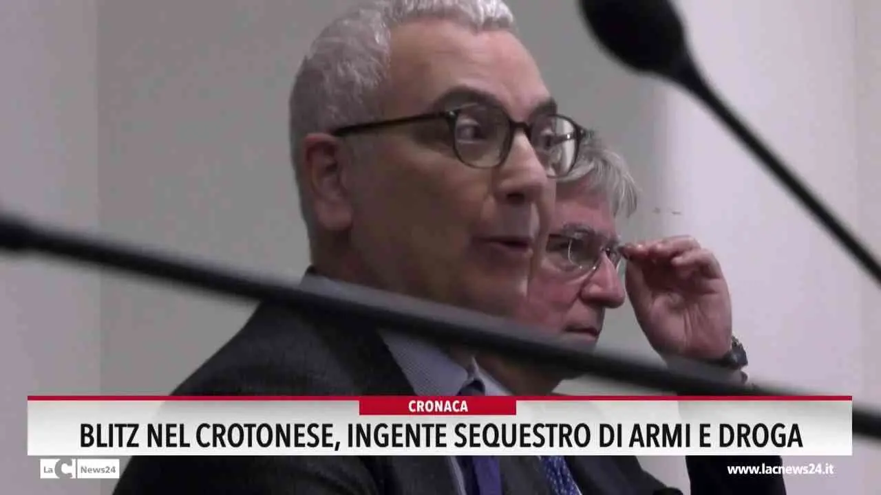 Blitz nel Crotonese, ingente sequestro di armi e droga